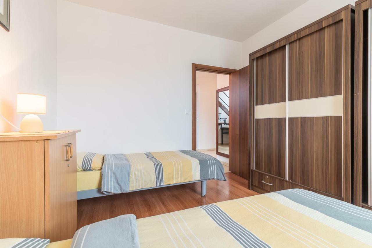 Antonija Apartment Pula Bagian luar foto