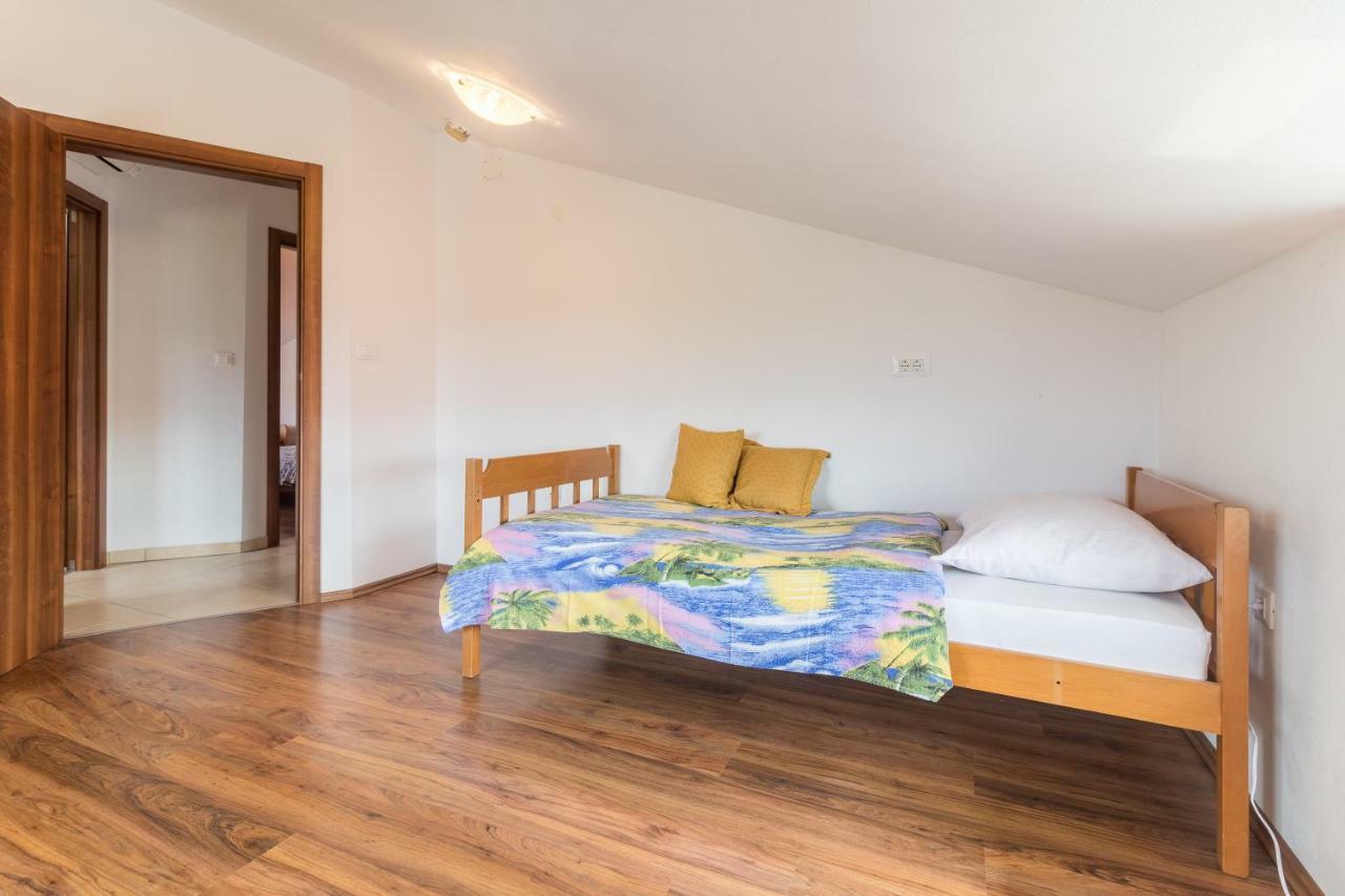 Antonija Apartment Pula Bagian luar foto